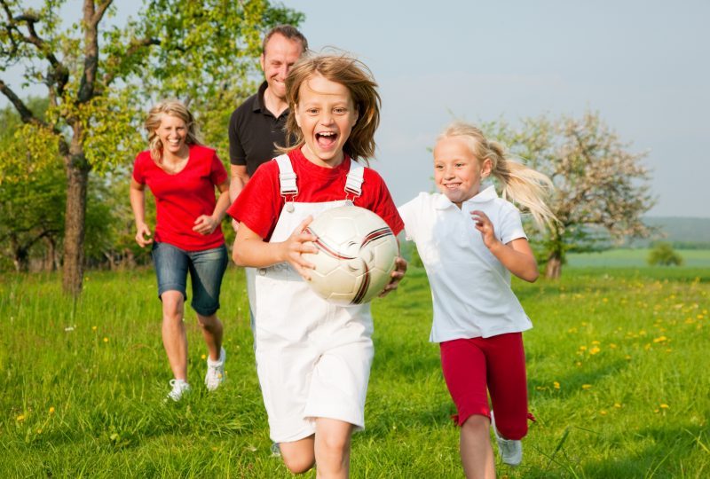 mit Kindern im Traum spielen