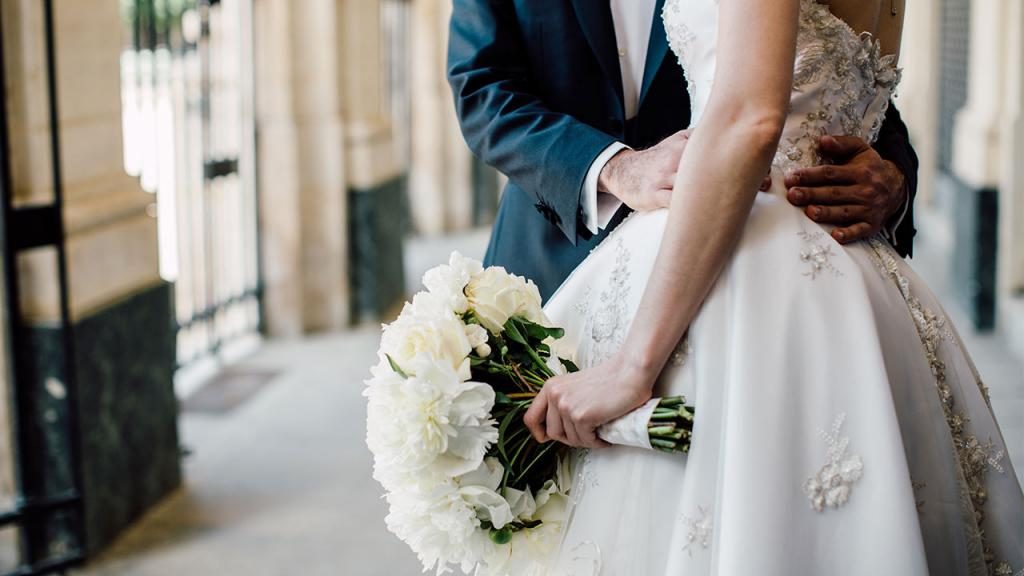 Hochzeit im Traum - um sich bald aus einer schwierigen Situation zu befreien