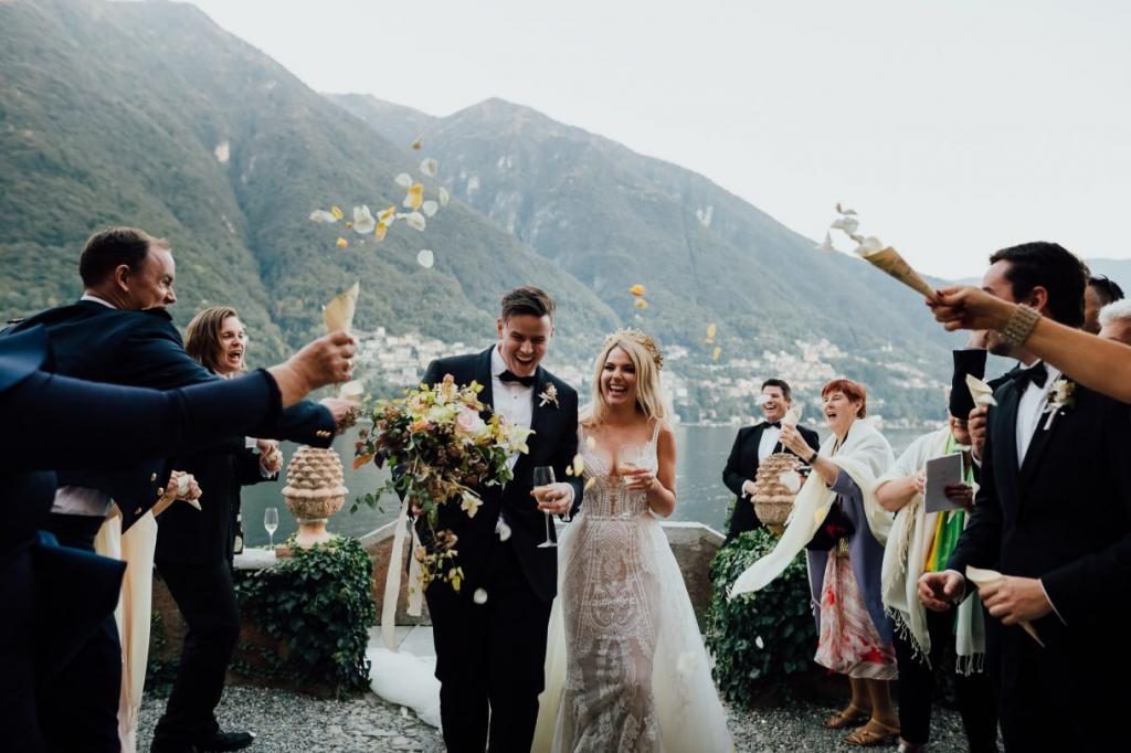 Traum vom Ausgehen auf einer Hochzeit
