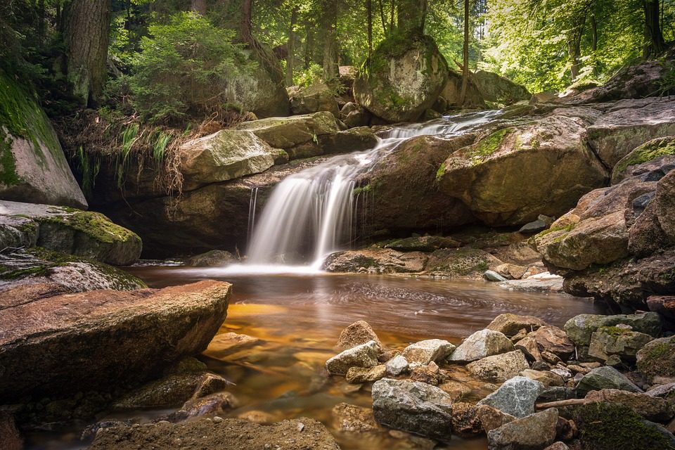 Kleiner Wasserfall