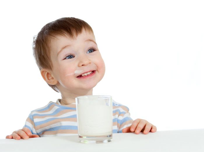 köstliche Milch trinken