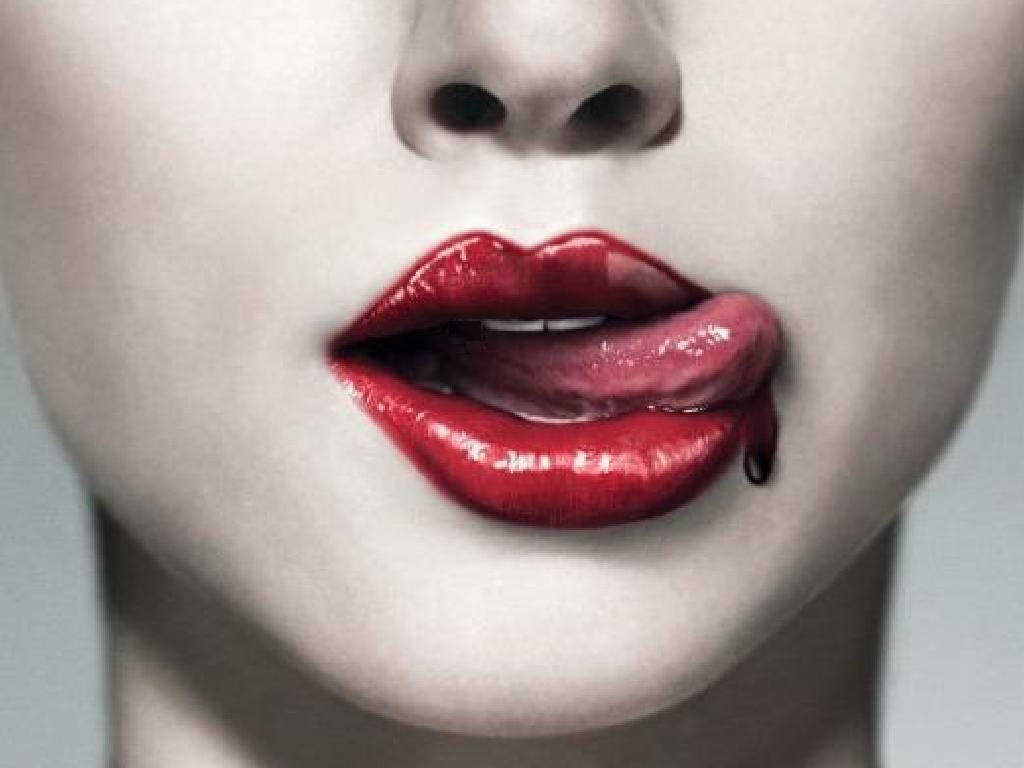 Lippen mit Blut