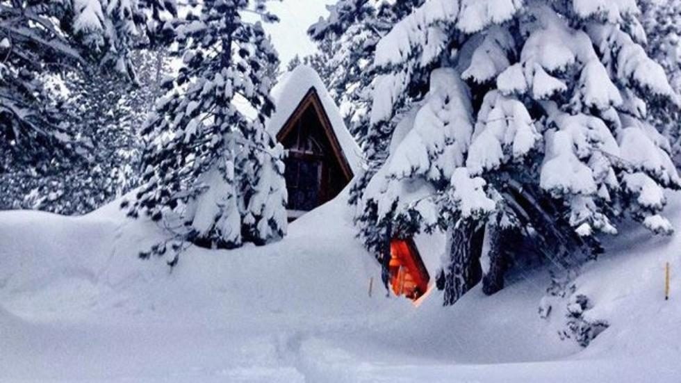 träumen, in eine Schneeverwehung zu fallen