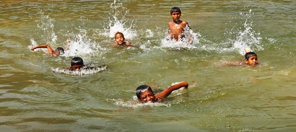 schwimmen im fluss traum