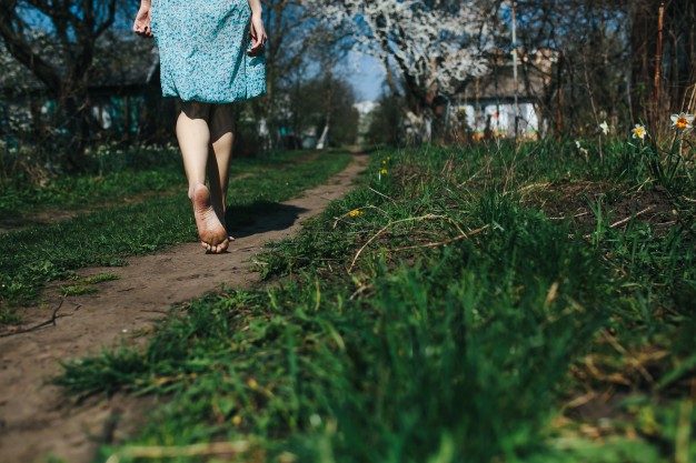 walk barefoot on the ground