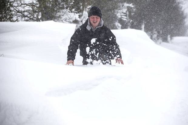 Im Traumbuch barfuß im Schnee laufen und durchfallen