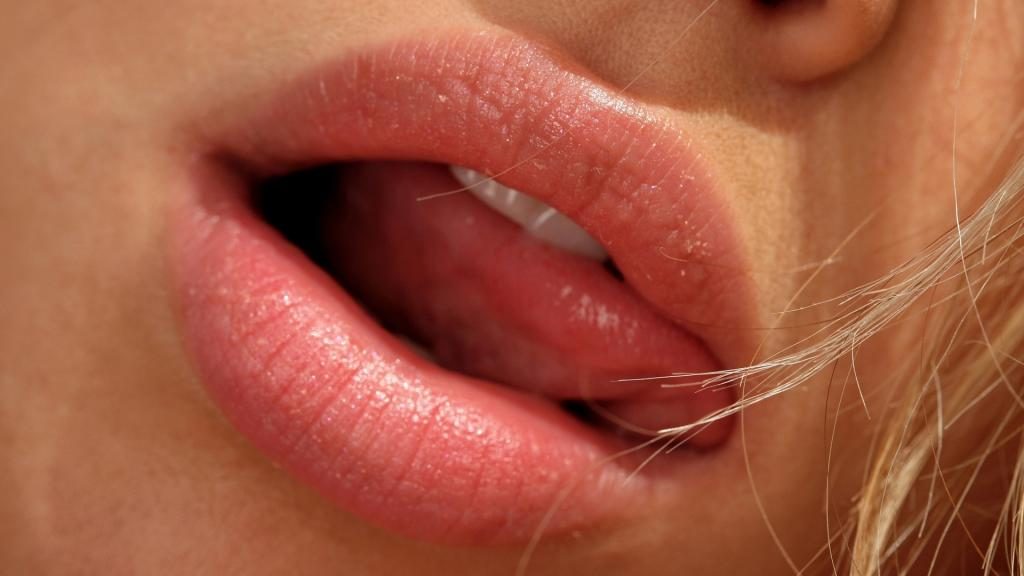 Sexy Lippen eines schönen Mädchens.