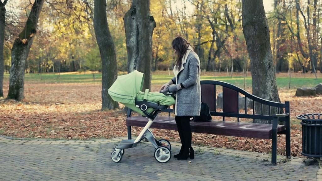 Traum über eine leere Baby-Kinderwagen